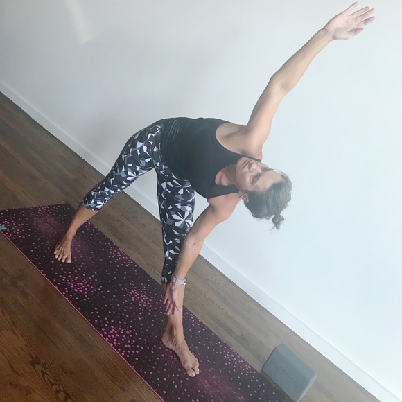 Meet your Posher - Picture 3 of 5